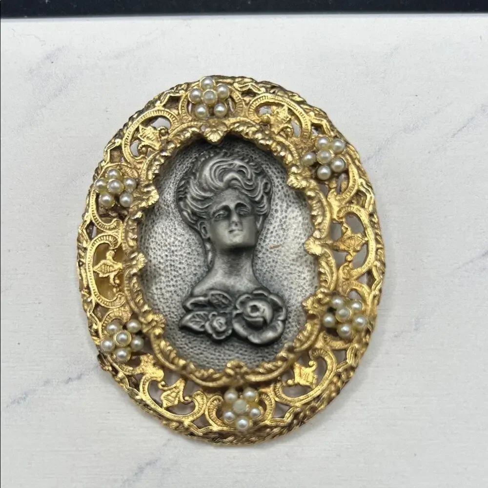 Vintage gold plated Cameo Brooch Pearl Flower Design, Pewter in Frame READ #534